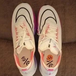 Nike | Shoes | Nike White And Pink Athletic Shoes With  display picture 3